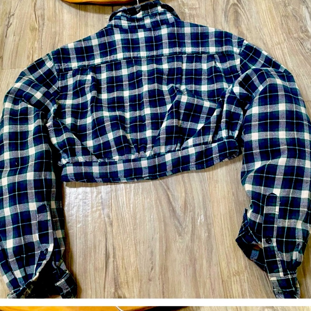 Plaid cropped long sleeve button up size small